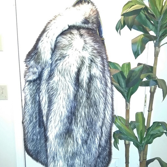 Beautiful faux fur, jacket. - Picture 4 of 5